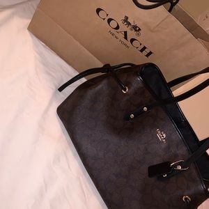 COACH CARRYALL BAG